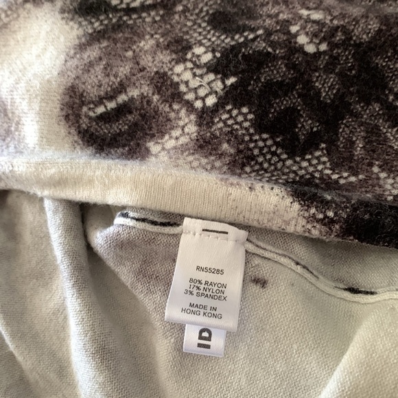 Express Design Studio Floral Lightweight Cardigan-Black/White, ribbed cuffs/hem - Picture 6 of 7